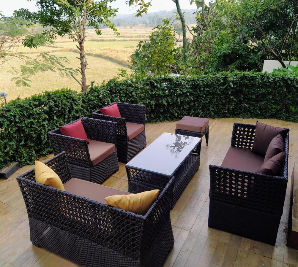 Karjat Villa Экстерьер фото